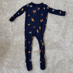 Kyte Baby zippered Footed Pajamas with Autumn Leaf Print